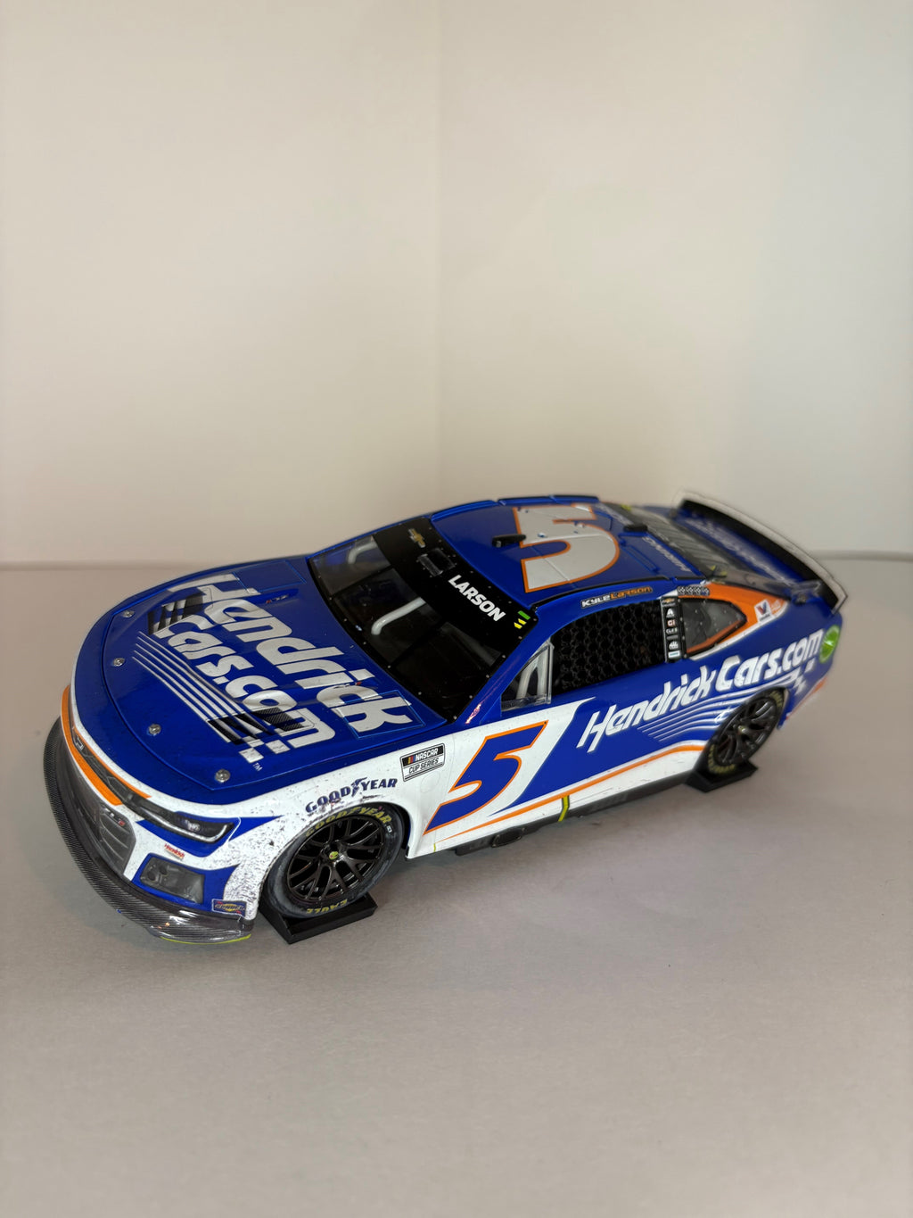 Side Facing Slanted One Tier 1/24 NASCAR Diecast Stand